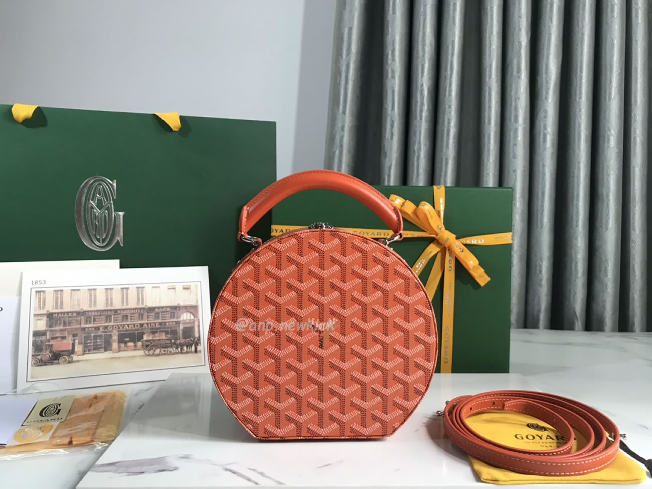 Goyard Alto Hat Box Bag 16.5 Cm X 7 Cm X 18 Cm (5) - newkick.org